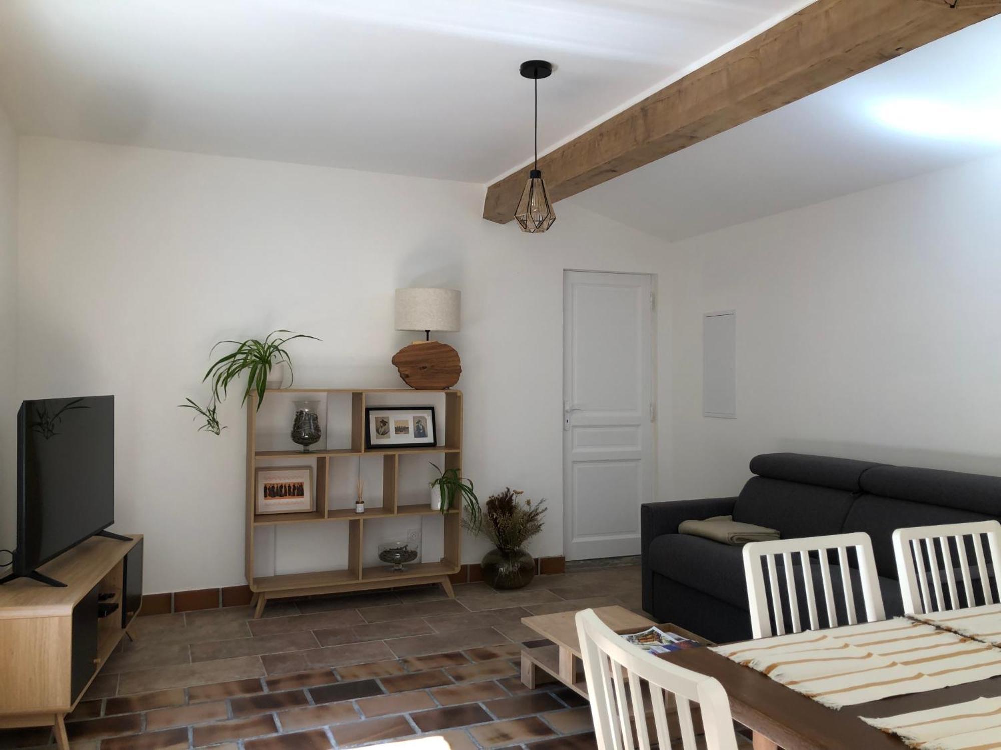 Gite En Provence Dans Grand Jardin Avec Piscine Partagee Cornillon-Confoux Exterior photo